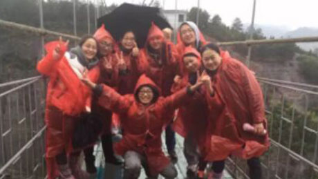 快乐有你、成长有你，，，，，，项目员工极限拓展活动